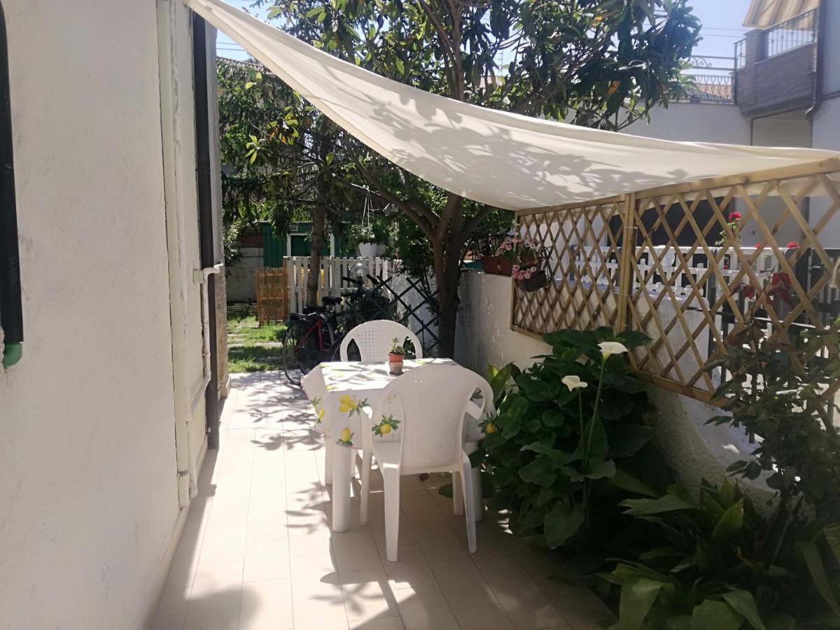 Bed and Breakfast Goccia Azzurra Сильви-Марина Экстерьер фото