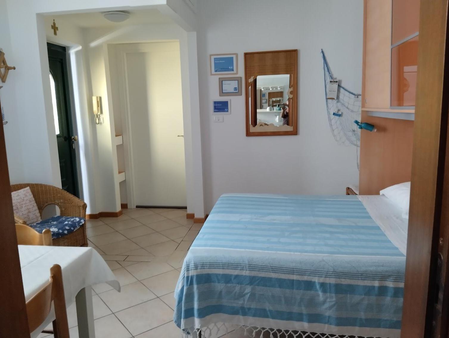 Bed and Breakfast Goccia Azzurra Сильви-Марина Экстерьер фото